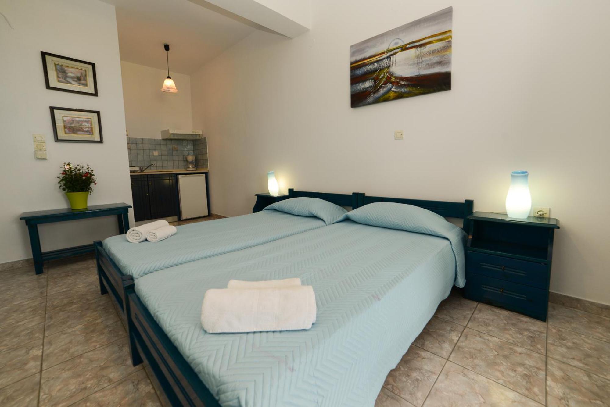 Hotel Dina - Ξενοδοχείο Ντινα Plati  Pokoj fotografie